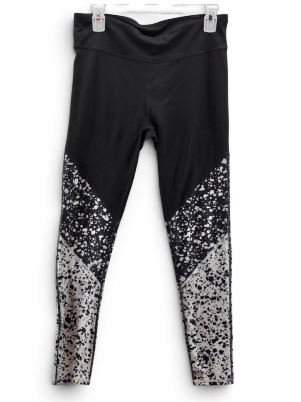 Fabletics Women’s Black and White Brogan Dalmation Leggings Size Medium - Picture 2 of 9